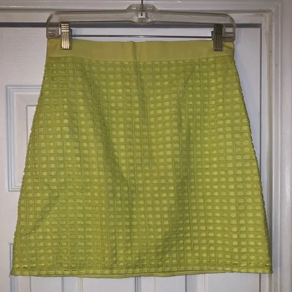 LOFT Chartreuse Eyelet Skirt, Size 4 Petite - Picture 4 of 5